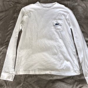 White and navy blue Vineyard vines shirt